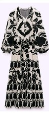 ZARA PRINTED DRESS WHITE AND BLACK WITH BELT. LONG. SIZE SMALL