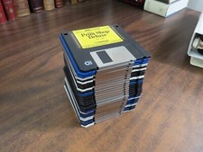 LOT 31 - 3.5" Floppy Disks - Print Shop Deluxe - Untested - As Pictured - Used