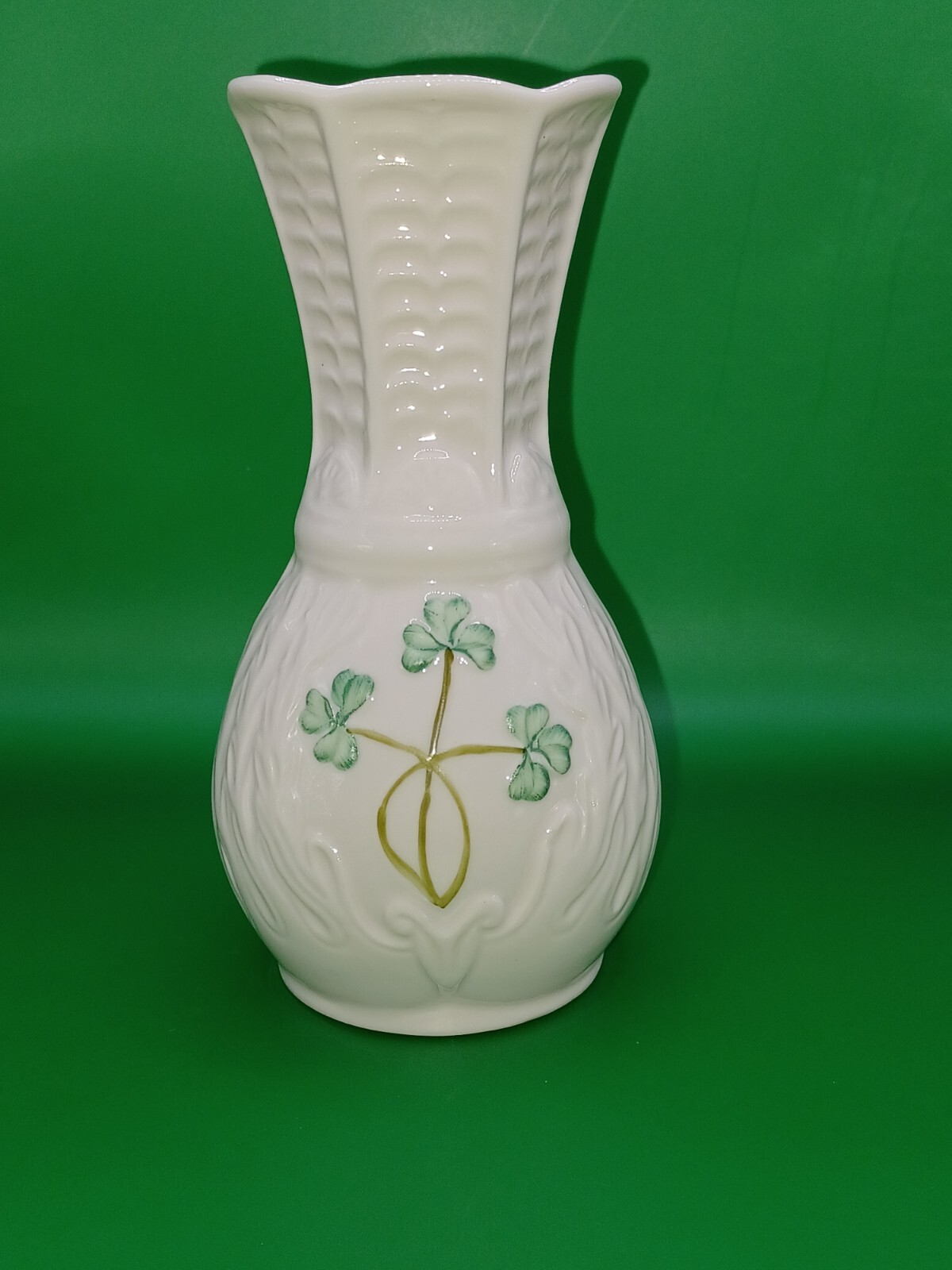 BELLEEK Millennium 2000 Shamrock LEITRIM Bud Vase 51/4” Tall eBay