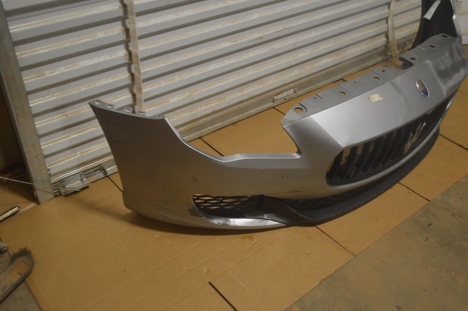 2014-2017 MASERATI QUATTROPORTE FRONT BUMPER COVER W/ GRILL & PDC SENSORS OEM