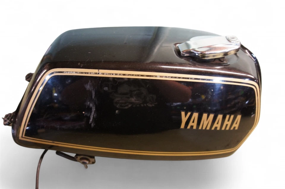 1976 yamaha xs500 gas tank Side Covers Seat Tail XS 500 *AHT1  - Image 2 of 4
