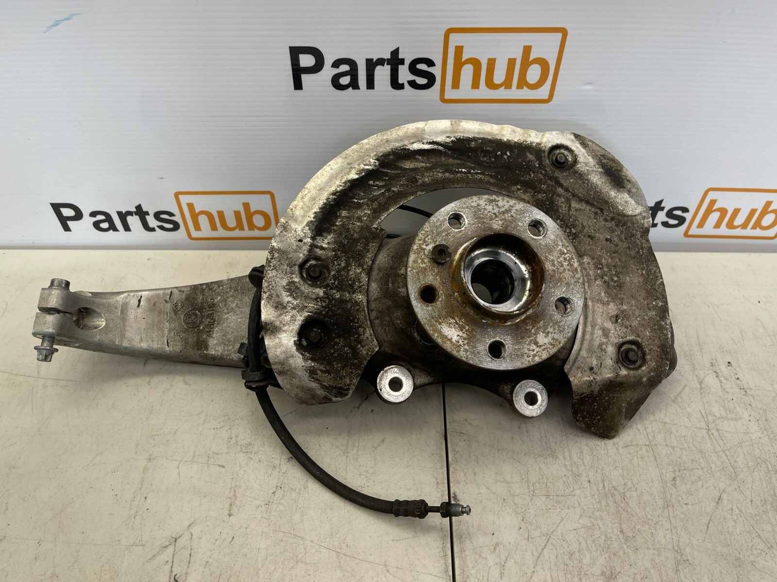 2014-2019 BMW I8 OEM FRONT RIGHT SPINDLE KNUCKLE WHEEL BEARING HUB ASSEMBLY