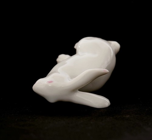 Okimono lapin miniature porcelaine japonaise Kutani années 30 PAS DE CHAT marqué - Photo 5 sur 6