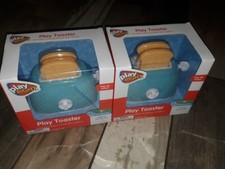 KIDS PLAY RIGHT POP UP TOASTER WITH TOAST BRAND NEW 3 MOTOR SKILLS 