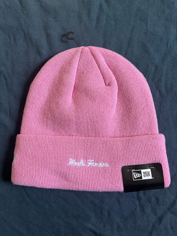 Gorro Supreme Rosa Logo Caja Rosa 2021 Foto 4 de 4