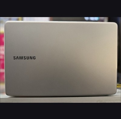 Samsung Notebook 9 15'' FHD i7-7500U 16GB RAM 256GB SSD Windows Silver