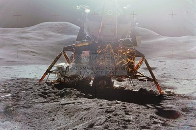APOLLO 15 LUNAR MODULE FALCON TILTED ON MOON SURFACE 4X6 PHOTO