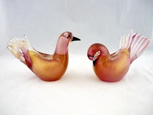 VINTAGE FORMIA VETRI DI MURANO PINK GOLD MATCHING PAIR of GLASS LOVE BIRDS/DOVES