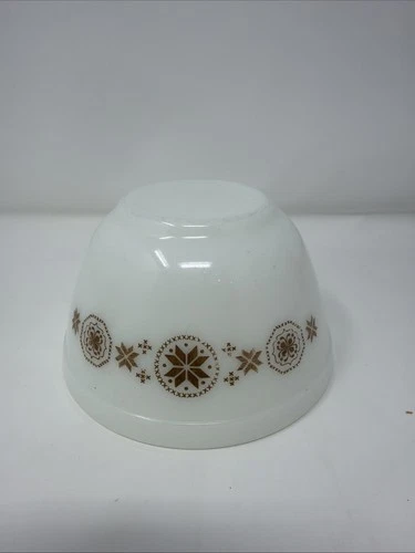 Vintage PYREX “Town & Country” 1-1/2 Qt Mixing Bowl #401