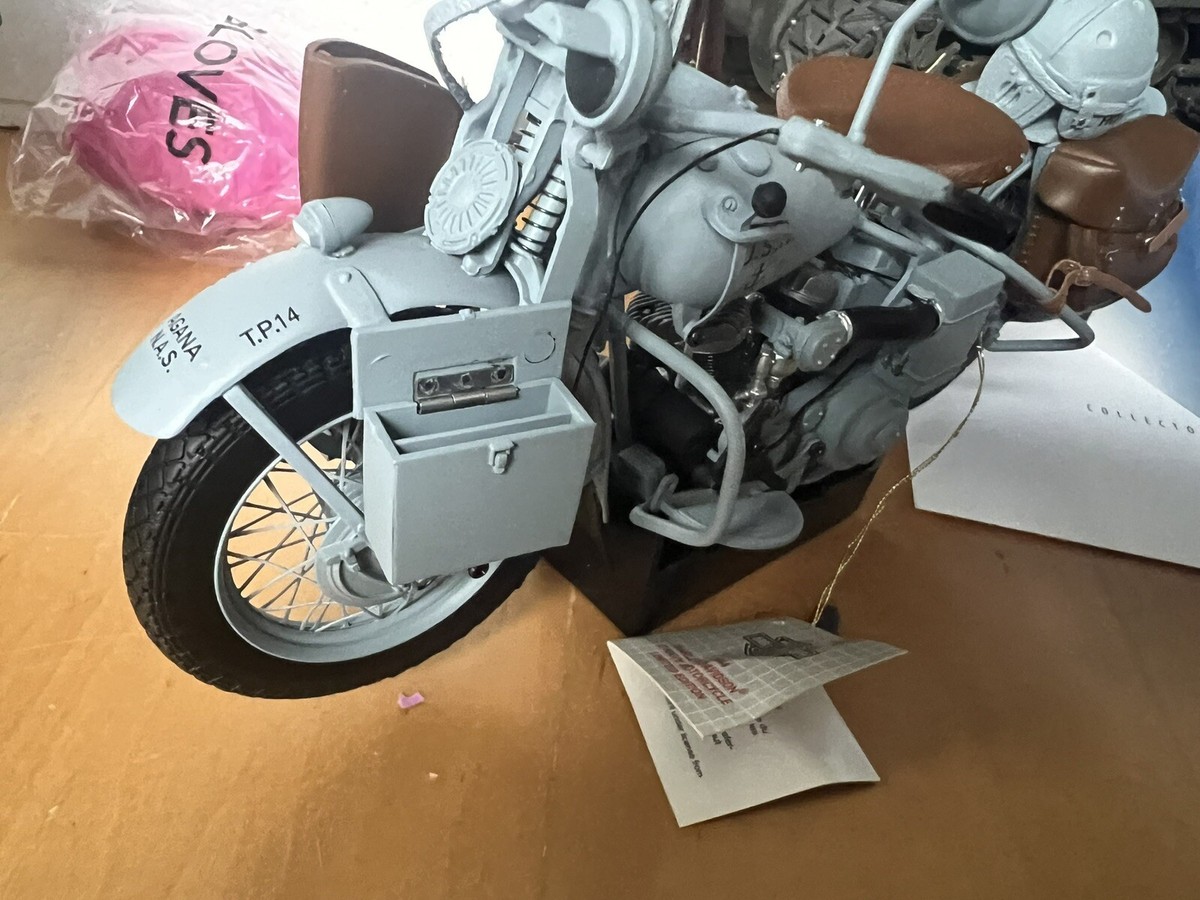Moto HARLEY DAVIDSON Model WLA de 1942 version militaire