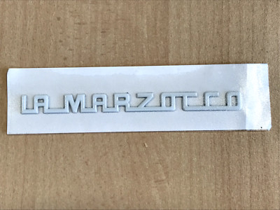 La Marzocco echt weißes Logo-Abzeichen für Linea Mini (D.3.012) - Made in Italy.