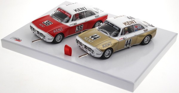 Revoslot RS0175 Alfa Giulia Twin-Pack Team Set Special Edition Box M.2 Autos-image