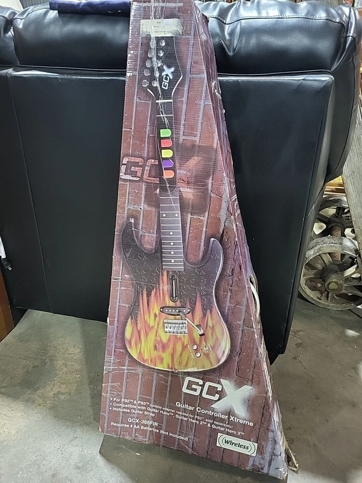 Guitar Hero Rock Band GCX Real Wood RARE With OG Box🔥🔥🔥🔥🔥🔥🔥 - Image 2 of 4