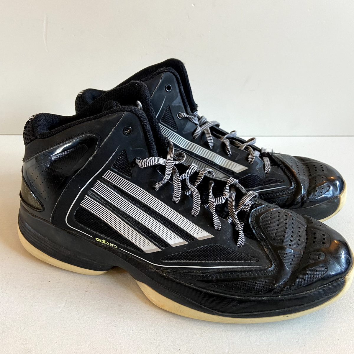 Adidas Mens Adizero Hi-Top Sneaker Basketball Shoes Sneakers Adidas Mens Adizero Hi-Top Sneaker Basketball Shoes Sneakers