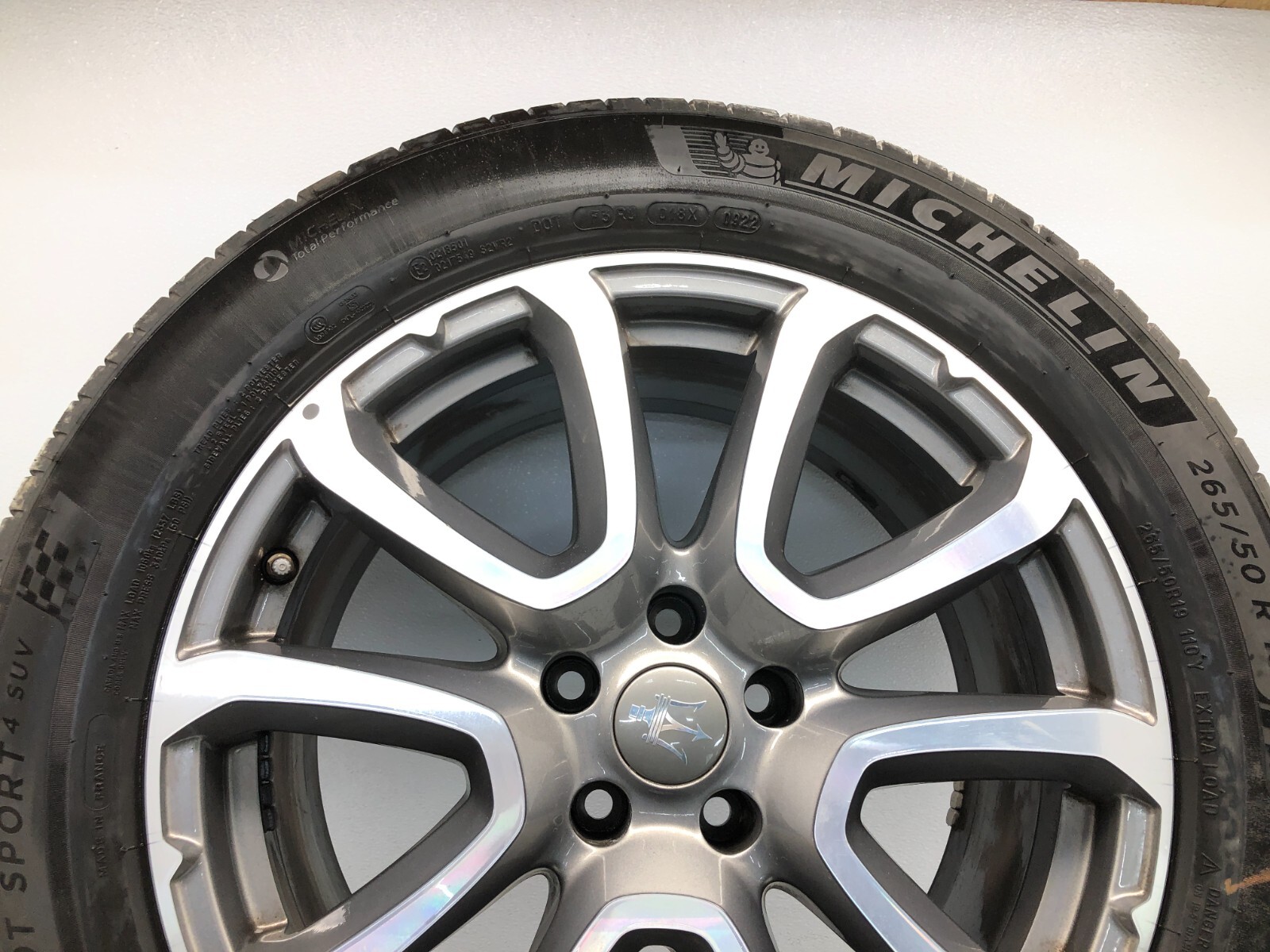 2017-2024 MASERATI LEVANTE FRONT WHEEL RIM 19" 8.5JX19 MICHELIN 265/50R19 OEM