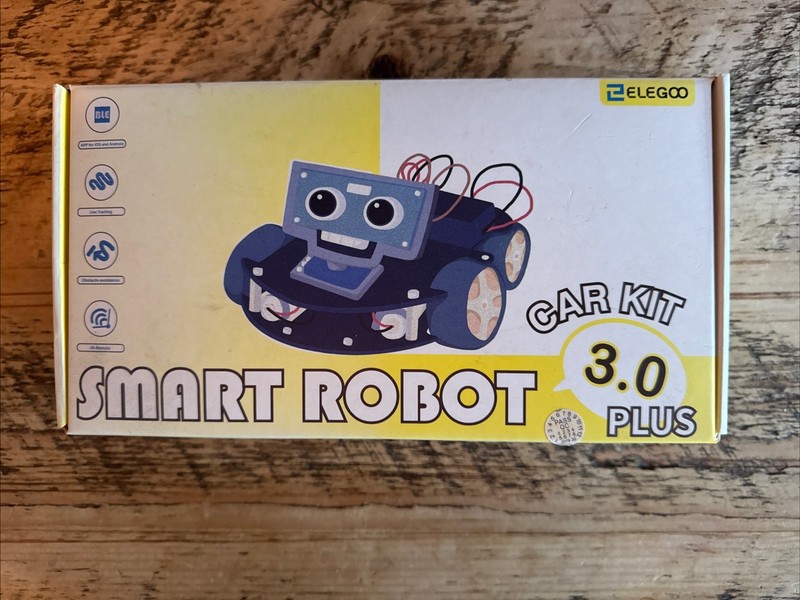 ELEGOO Smart Robot Car Kit V3.0 Original Unused. Arduiono.