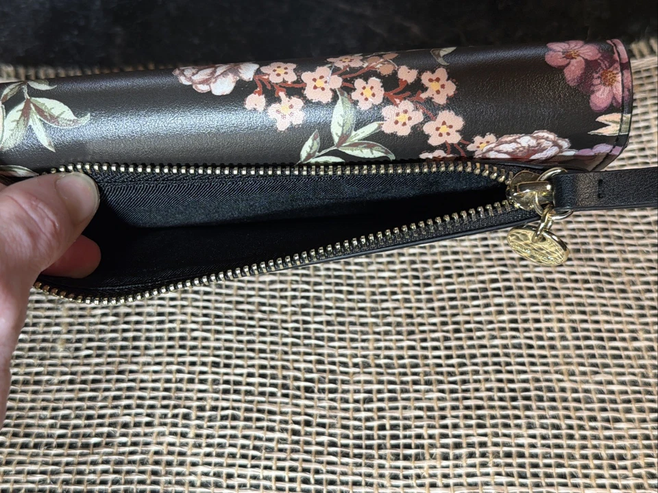 Organizador/embrague multifloral negro Nine West Foto 3 de 4