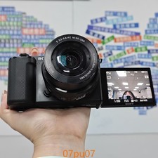 Sony ZV-E10 ZVE10 24.2MP Mirrorless Camera Body w/16-50mm Lens Englsih 90 NEW