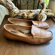 Hush puppies loafer men  s size 9.5 brown slip on shoes