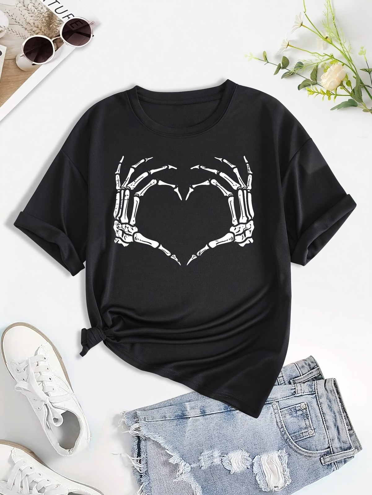Women's Gothic Skull and Heart Graphic T-Shirt - Crew Neck Short Sleeves Tops ◇
