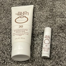 Sun Bum SPF 30 Mineralny krem przeciwsłoneczny 3 uncje i wodoodporny do ust hipoalergiczny wegański