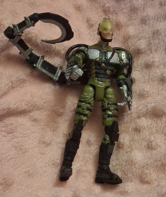 Hasbro Marvel 2003 Green Black Silver Plastic Action Figure w/ Claw Arm