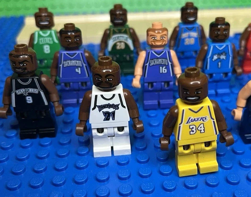 LOTE DE 12 MINIFIGURAS LEGO SPORTS NBA-SHAQ KEVIN GARNETT DIRK NOWITZKI VINCE CARTER Foto 2 de 4