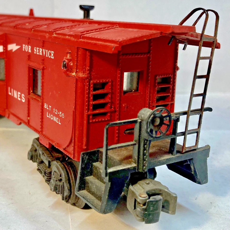 Lionel Lines No. 6517 Bay Window Illuminated Caboose ! - Image 2 of 4