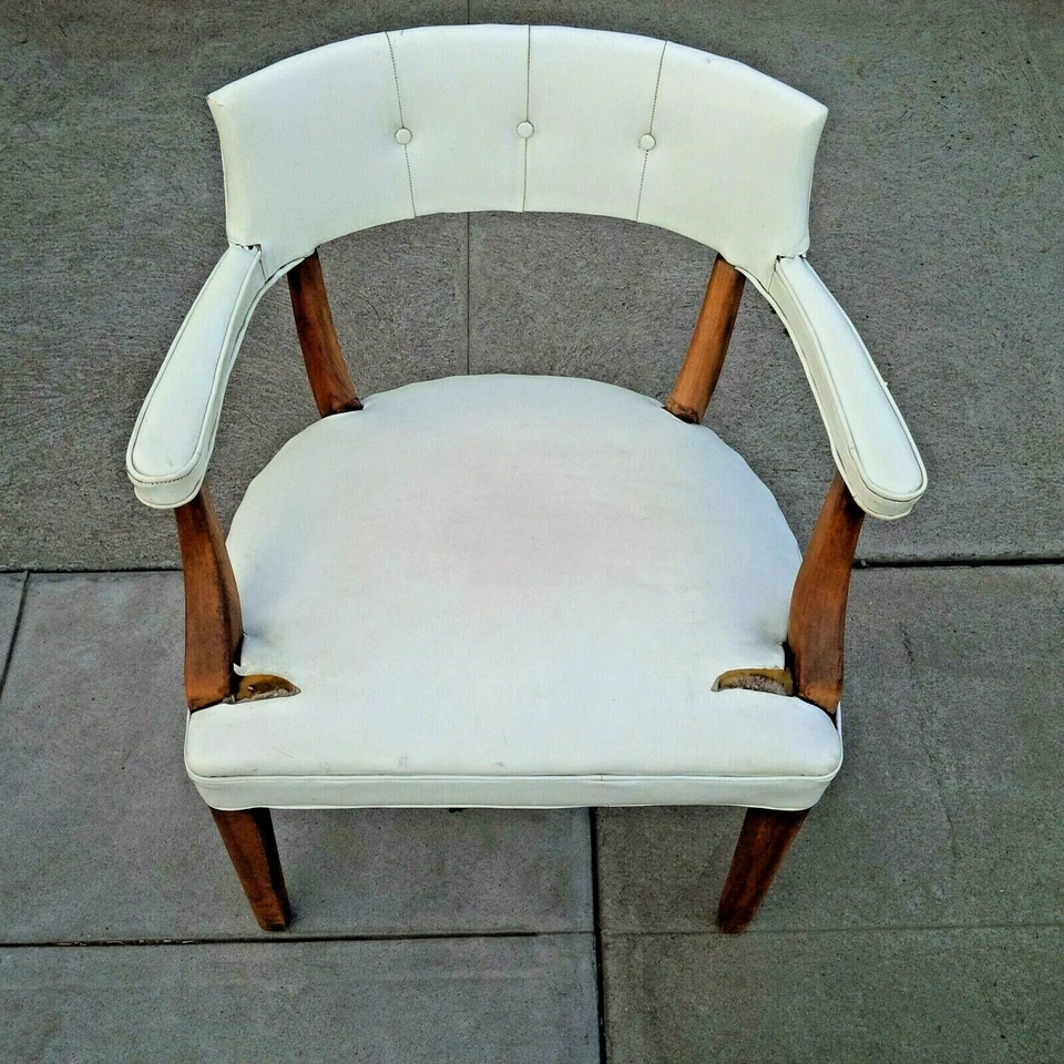 Sillón lateral de oficina de madera vintage blanco acolchado de vinilo Foto 2 de 4