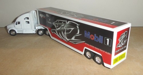 Holden Racing Team HRT HDT Bathurst Winner custom V8 supercars transporter truck - Foto 2 di 3