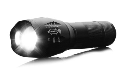 LED Taschenlampe für Camping superhell Angeln Wohnwagen Essentials robust neu