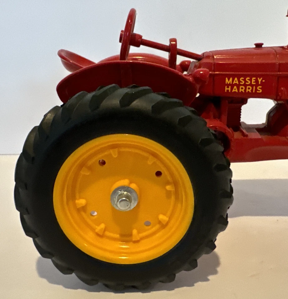Tractor Massey Harris 44 Ertl Challenger Edición Especial 1/16 Usado en Excelente Condición De Colección Foto 2 de 4