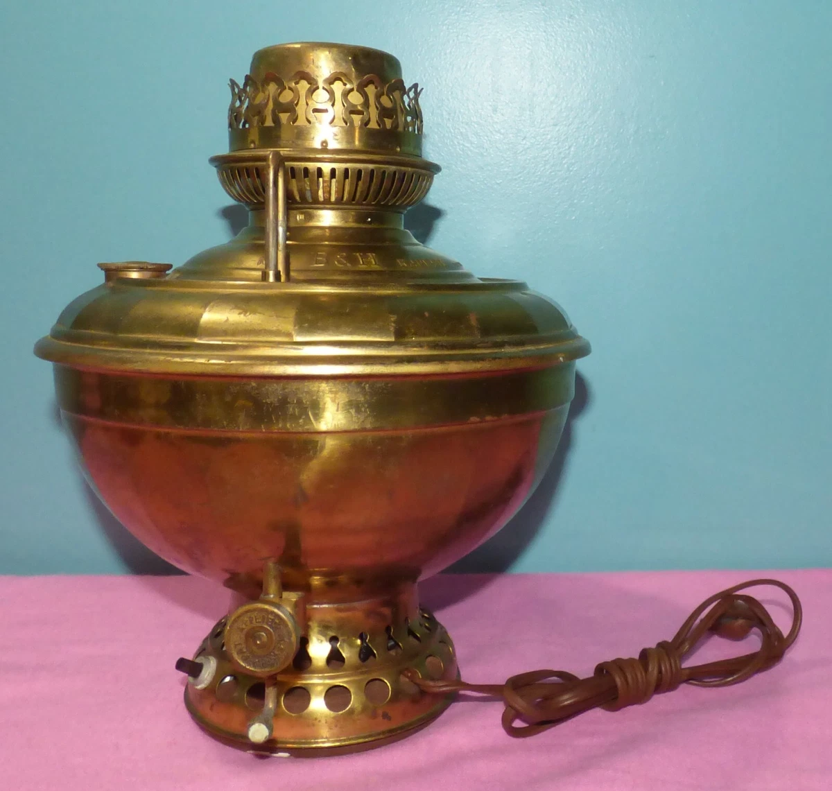 B H Bradley and Hubbard Radiant No. 5 Antique Kerosene Oil lamp