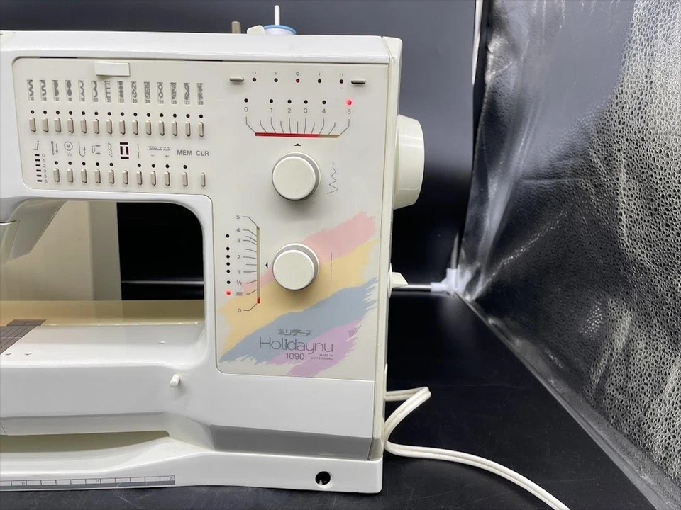BERNINA 1090 Riccar Computerized Sewing Machine with Manual Electronic Tested - Image 3 of 4