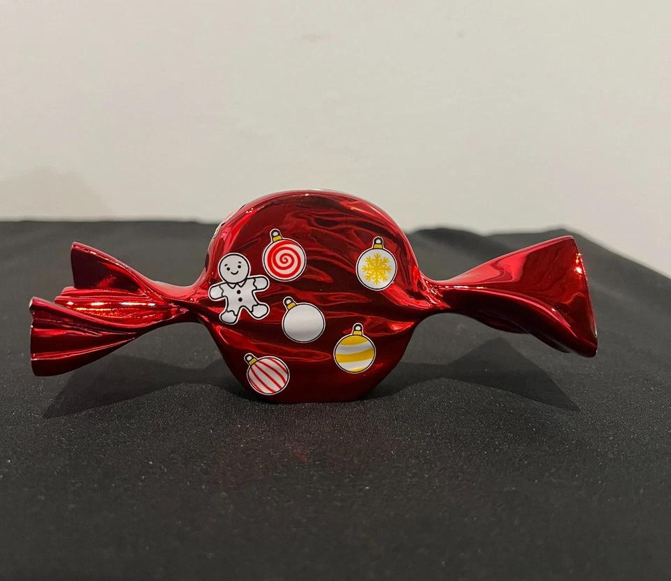 Piccola scultura natalizia POP ART in resina di Sagrasse Candy LOVE idea regalo - Immagine 3 di 4