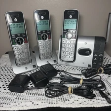 AT&T Cordless Phone System 3 Handsets Base Digital Answering Caller ID CL82314