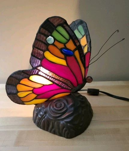 VTG TIFFANY STYLE BUTTERFLY LAMP STAINED GLASS TABLE OR DESK LIGHT MULTI COLOR