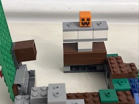 Lego (21123) Minecraft - The Iron Golem Alex Zombie