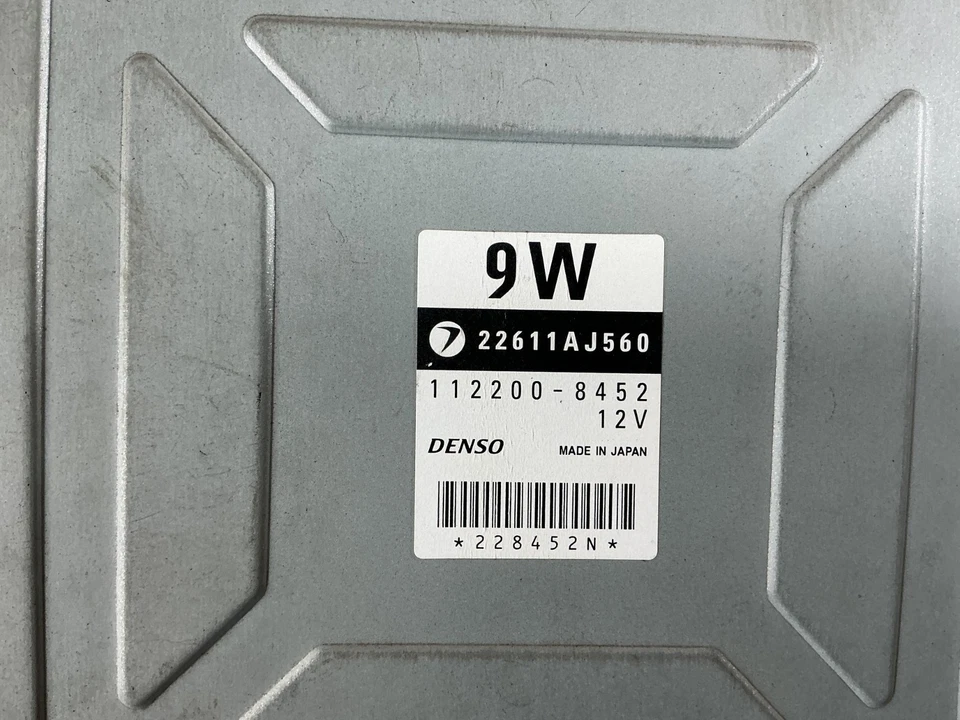 2004 - 2005 Subaru Forester 2.5 Engine ECM Control Module Unit 22611AJ560 - Image 4 of 4
