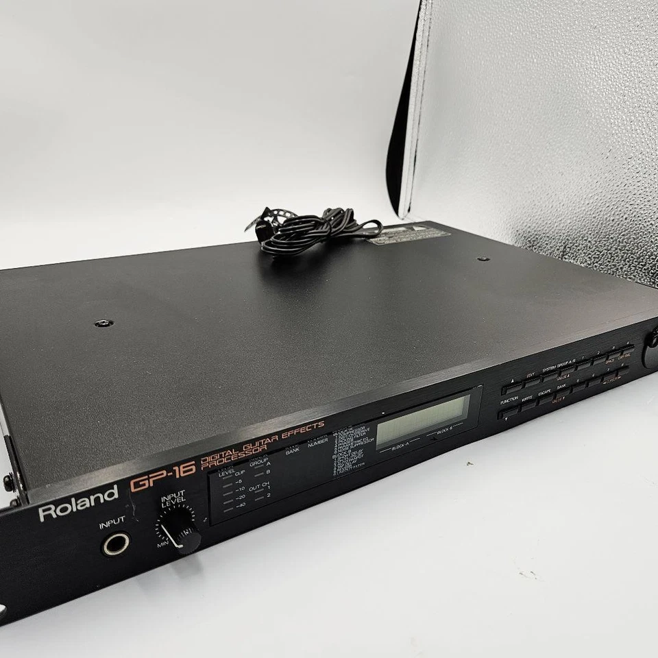 Roland GP-16 Digital Guitar Effects Processor MIDI LCD Display 16 Effects - Image 2 of 4