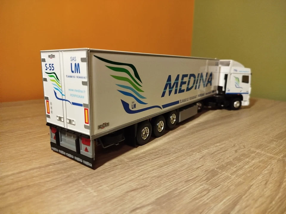 Camion Eligor  frigorifique DAF échelle  1/43  transports Médina  - Photo 3/3
