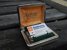 Vintage Gillette Aristocrat razor set #66, Made in England, model 1953