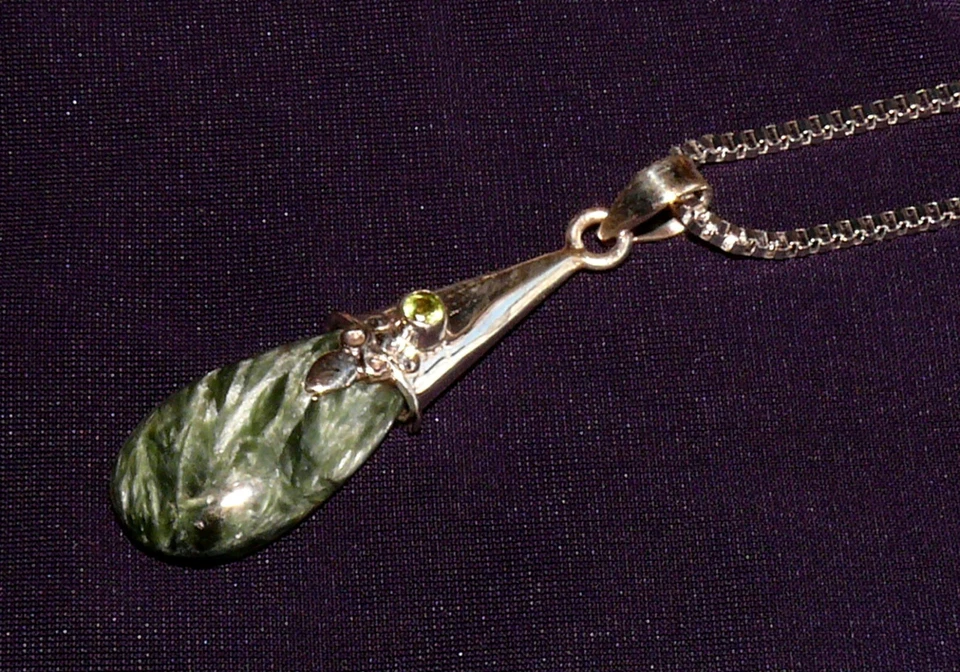 Anhänger Silber, Seraphinit + Peridot, Kette versilbert, 5,5g 42x14x7mm - Bild 3 von 4
