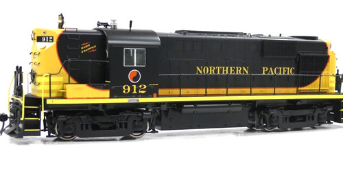 Rapido HO Scale ~ Neu 2026 ~ Northern Pacific ~ RS-11 #913 ~ DCC/Sound ~ 31581 | Zustand: New