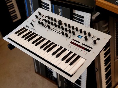 CERTIFIED!!! KORG MINILOGUE IN FACTORY BOX INSPECTED AND IN AMAZING CONDITION!