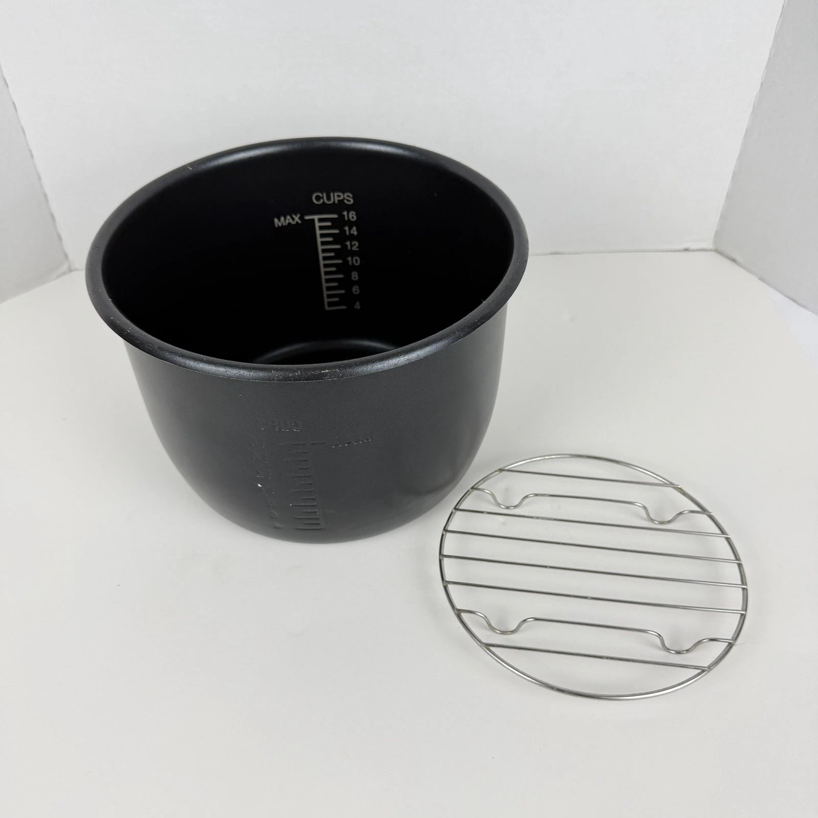 Cuisinart CPC-600 Pressure Cooker Cooking Pot + Trivet Replacement Part 16 Cup
Opens in a new window