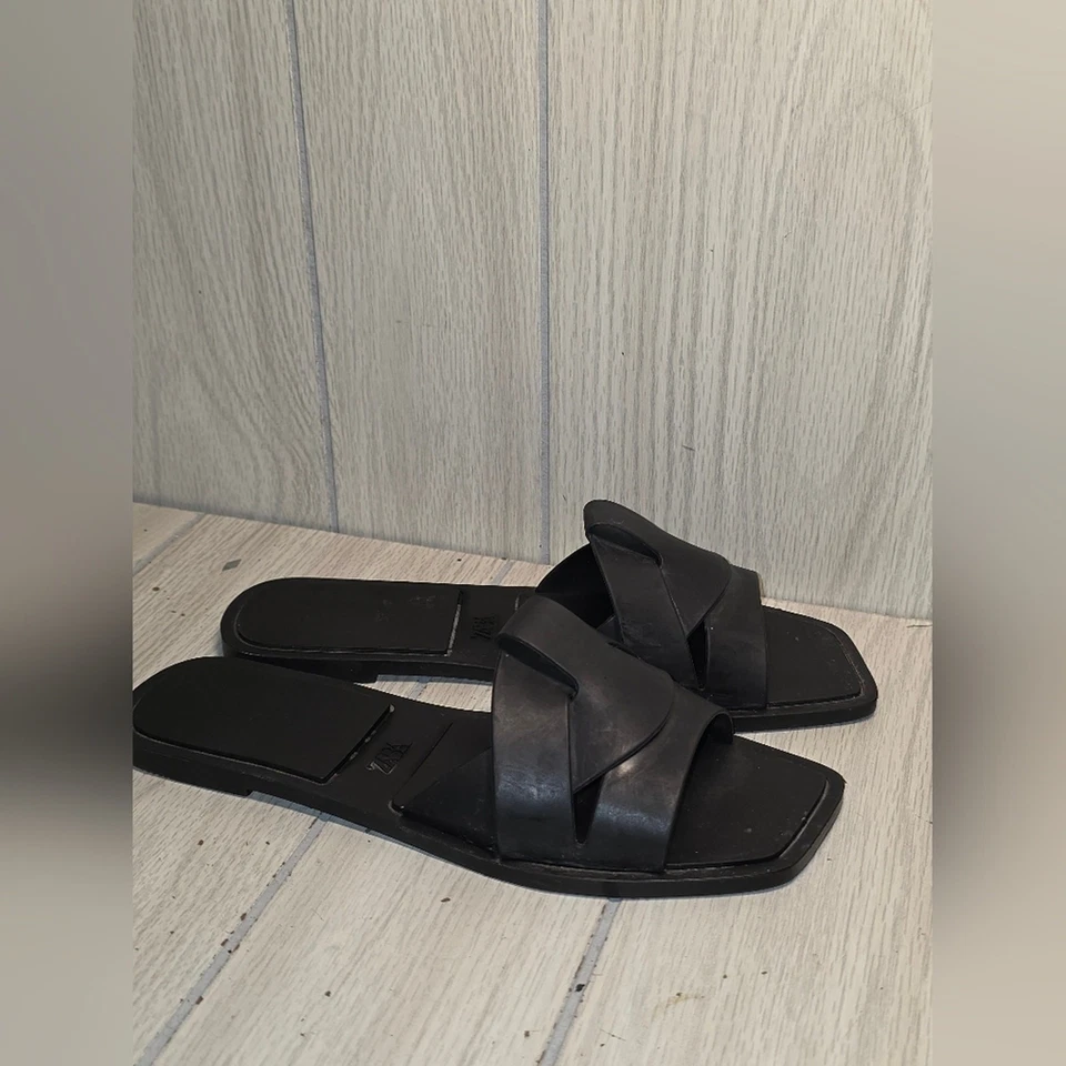 Sandalias para mujer Zara cruzadas de gelatina negras talla 7 vacaciones de verano playa Foto 2 de 4