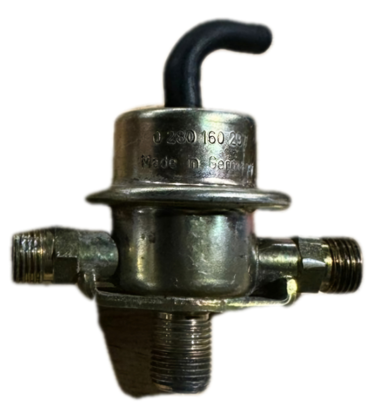 FUEL PRESSURE REGULATOR SIMILR BOSCH 0280160297 = PORSCHE 92811019804 UE73999
