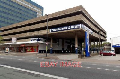 FOTO ÖFFENTLICHER PARKPLATZ £2 DEN GANZEN TAG CLARENCE PLACE NEWPORT OBWOHL PARKPLATZ IST
