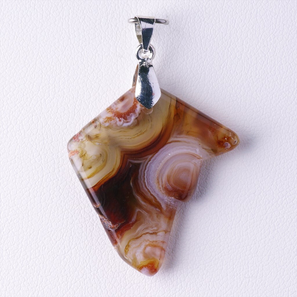 Pendentif agate de feu 24,65 ct en argent pour illuminer vos tenues de soirée